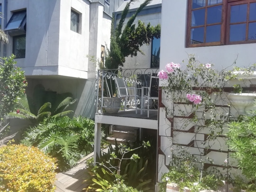 5 Bedroom Property for Sale in Port Elizabeth Central Eastern Cape